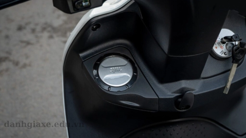 SYM Shark 50 thiết kế thông minh