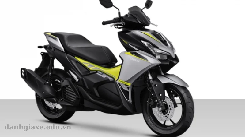 Yamaha Aerox Alpha 2025 bản tieu chuẩn bạc vàng
