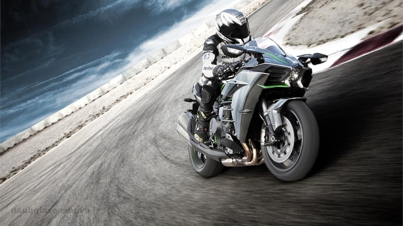 Trước khi mua xe máy Kawasaki, bạn cần lưu ý gì?