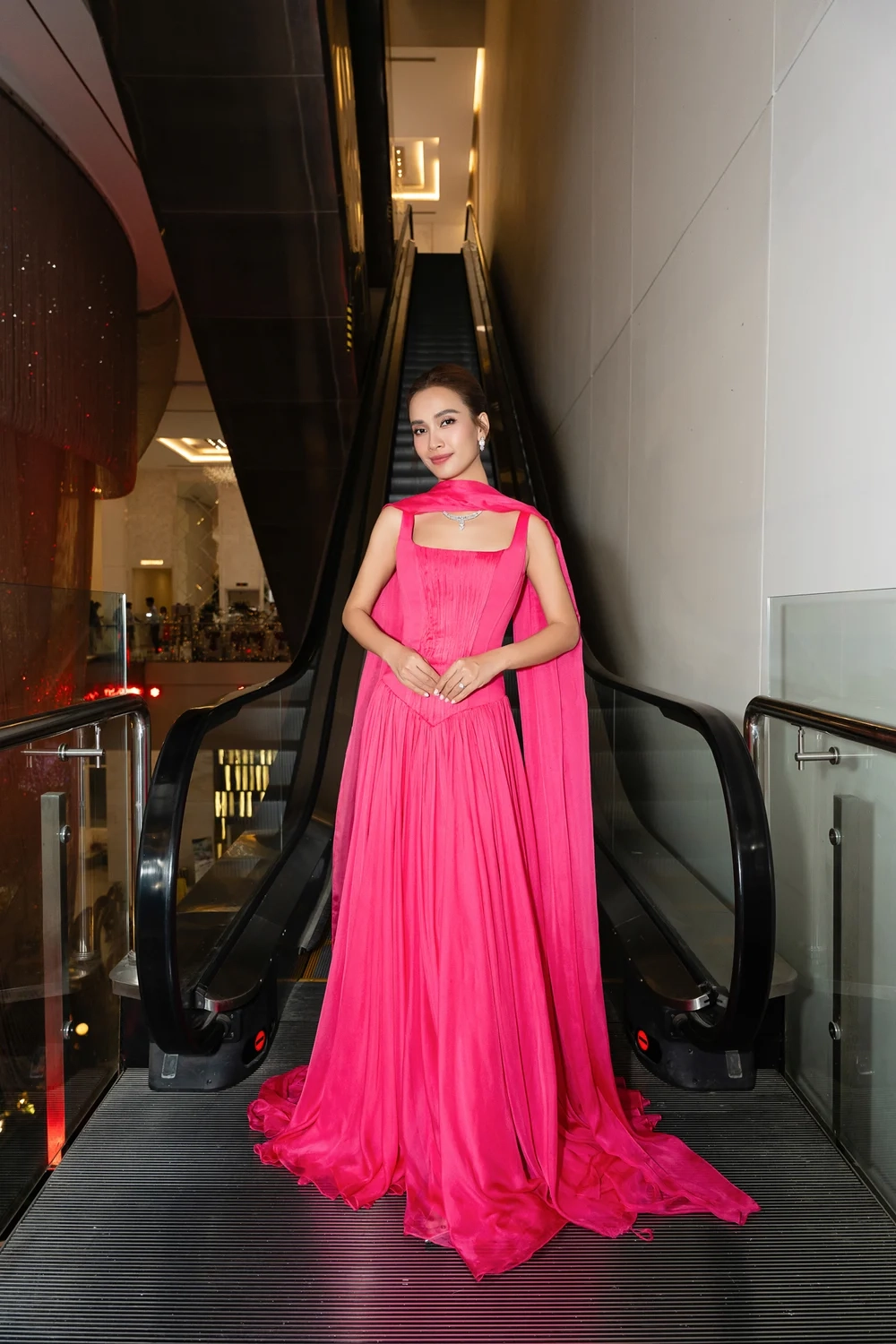 Xuất phát là một Ái Phương người mẫu chuyên nghiệp