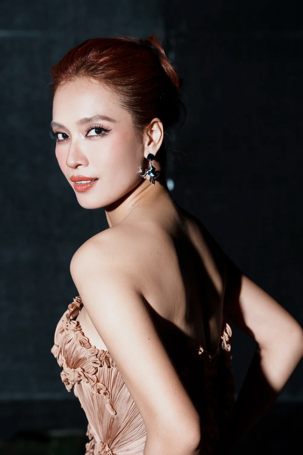 Giọng ca truyền cảm của Ái Phương ca sĩ