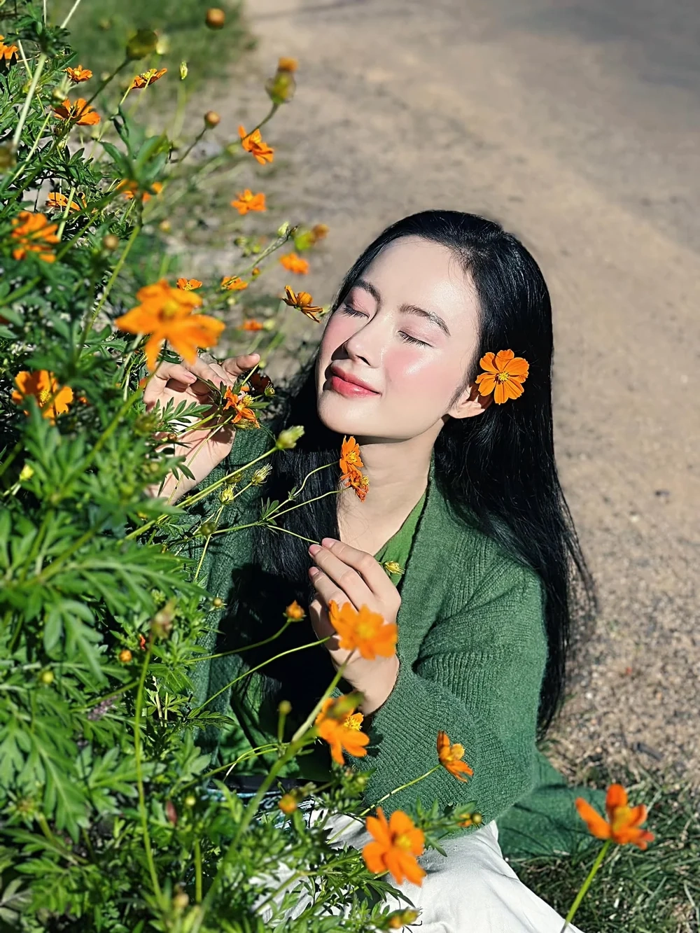 Fan tò mò Angela Phương Trinh cao bao nhiêu thật