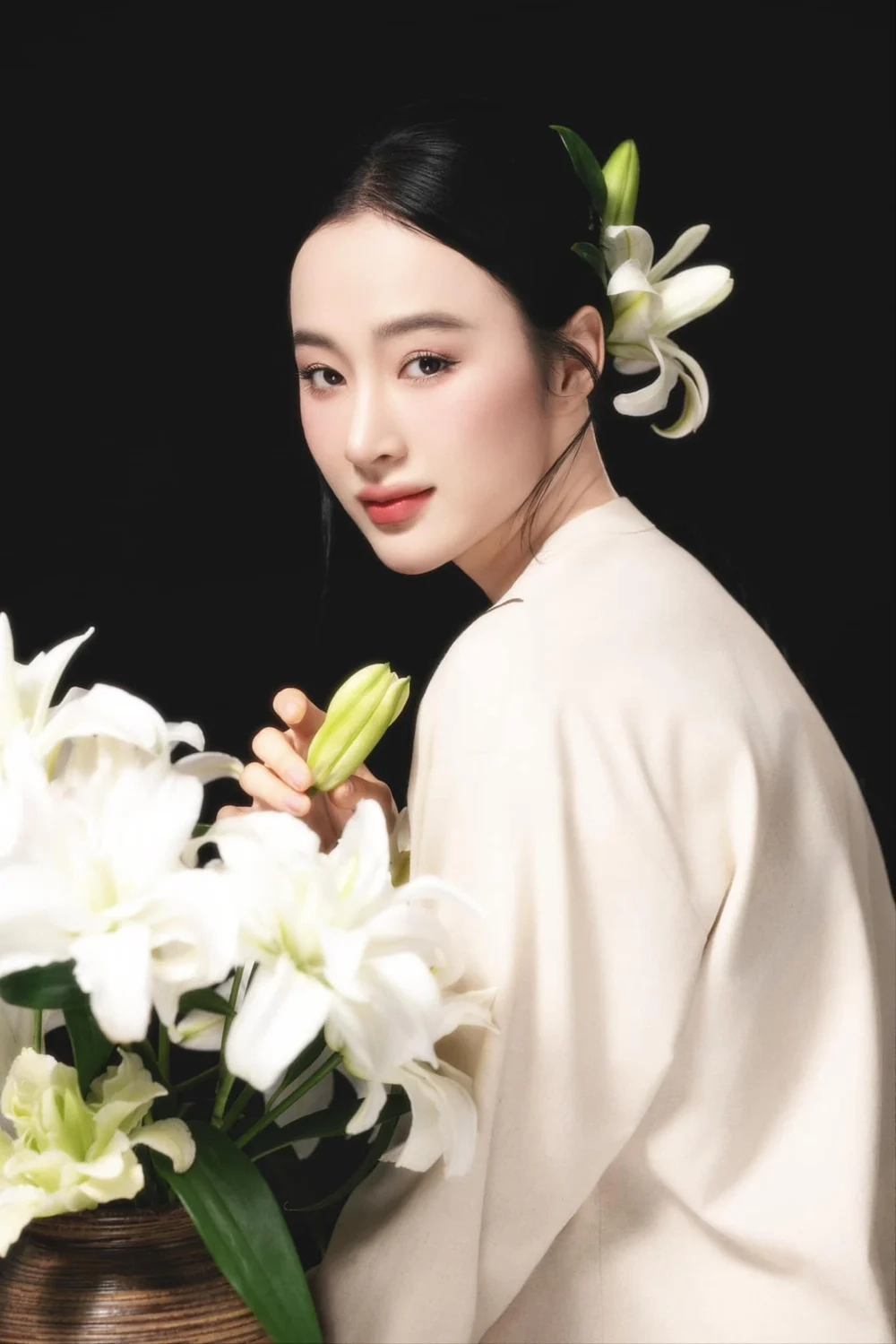 Diện mạo khác biệt trong Angela Phương Trinh 2017