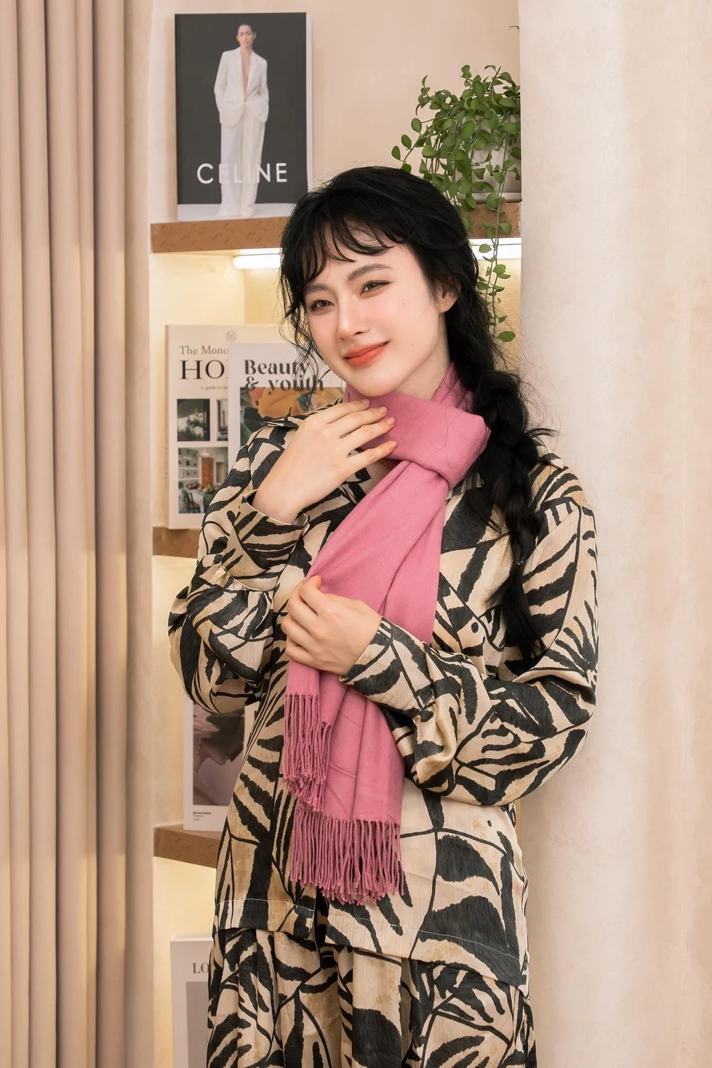 Nữ diễn viên trẻ tuổi đầy triển vọng Angela Phương Trinh tuổi