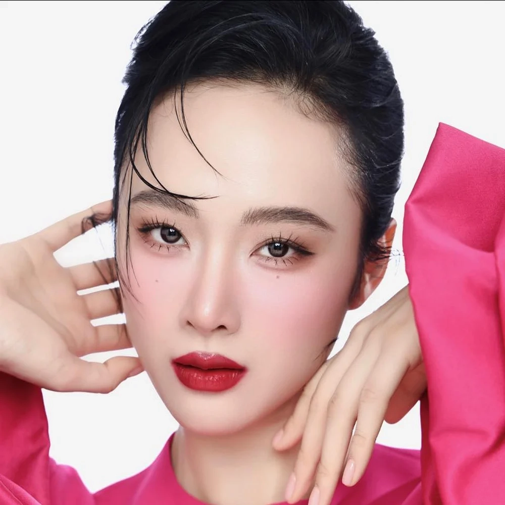 Dư luận xôn xao vì Angela Phương Trinh phốt