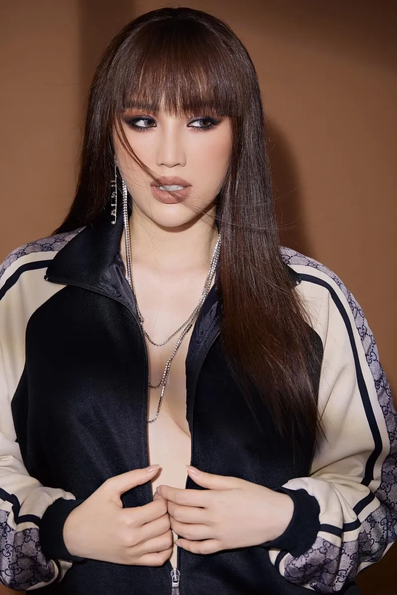 Nỗi đau dồn nén qua lời bài hát Bảo Thy Khóc Thêm Lần Nữa