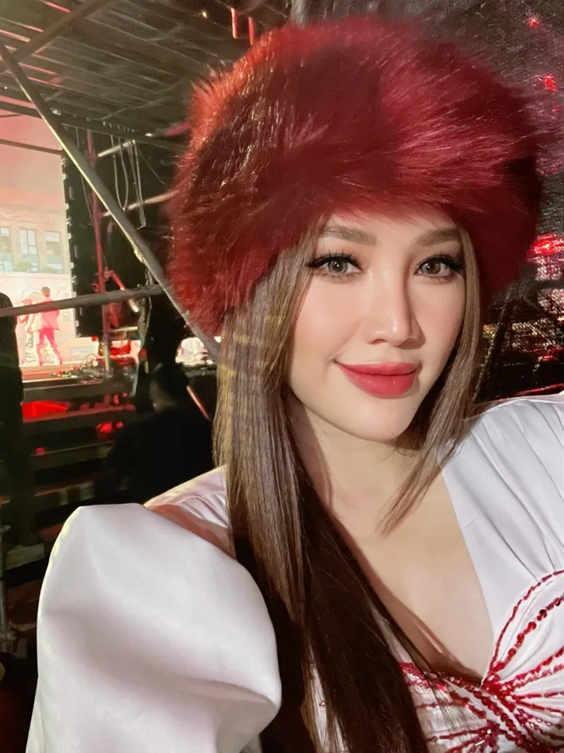 Câu hỏi vang vọng trong lòng fan Tell Me Why Bảo Thy