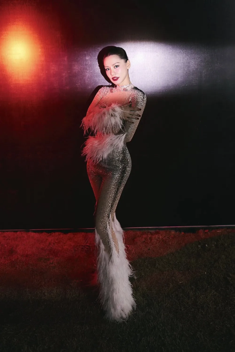 Người hâm mộ thắc mắc Bùi Lan Hương có chồng chưa