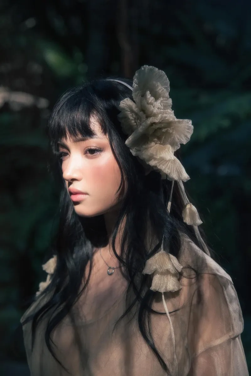 Gây chú ý với chiều cao của Châu Bùi cao