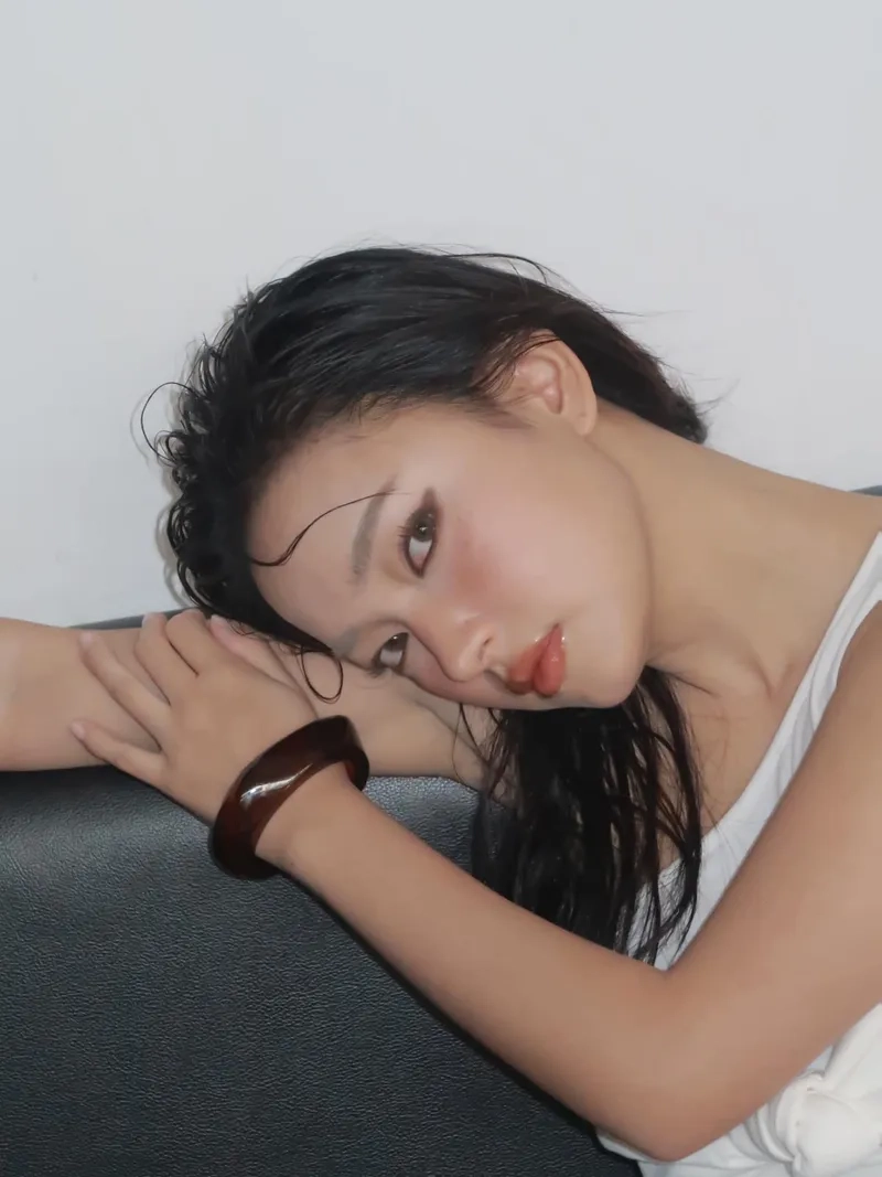 Không chỉ là người mẫu mà còn là diễn viên Châu Bùi