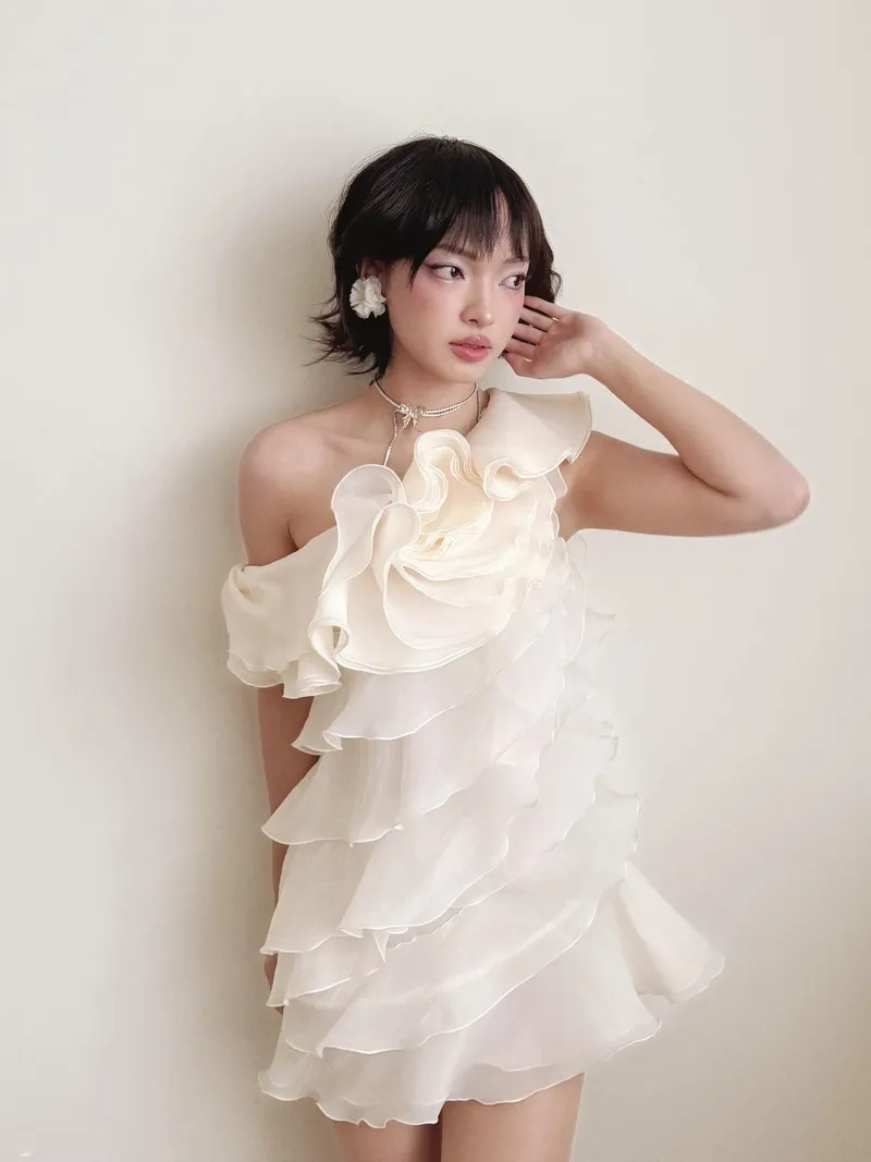 Dân mạng sốc với vụ Châu Bùi bị đặt camera