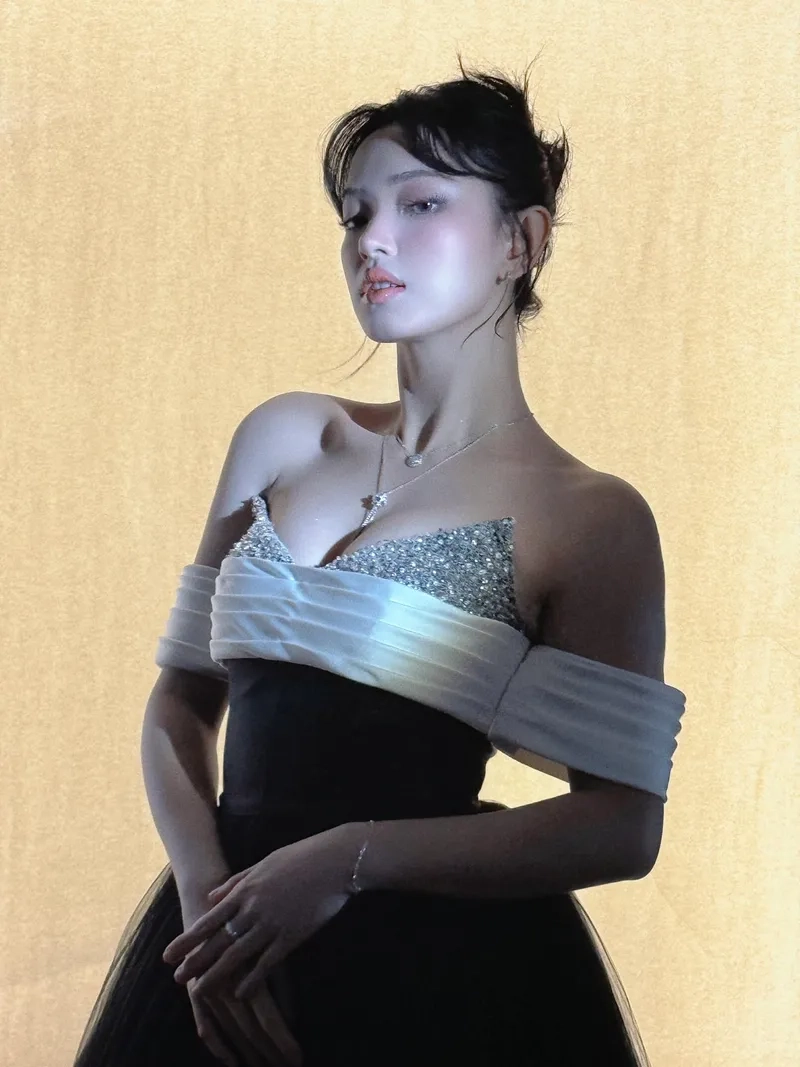 Cư dân mạng tò mò Châu Bùi cao bao nhiêu