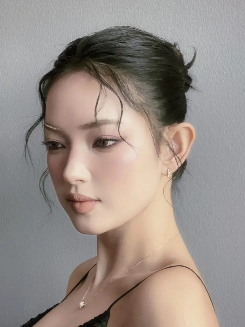 Gây bão mạng xã hội với ca khúc Châu Bùi Hit Me Up