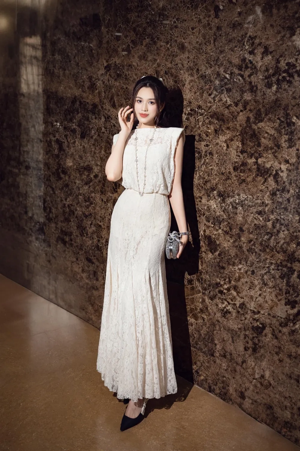 Bất ngờ với số đo hoa hậu Đỗ Thị Hà gây sốt