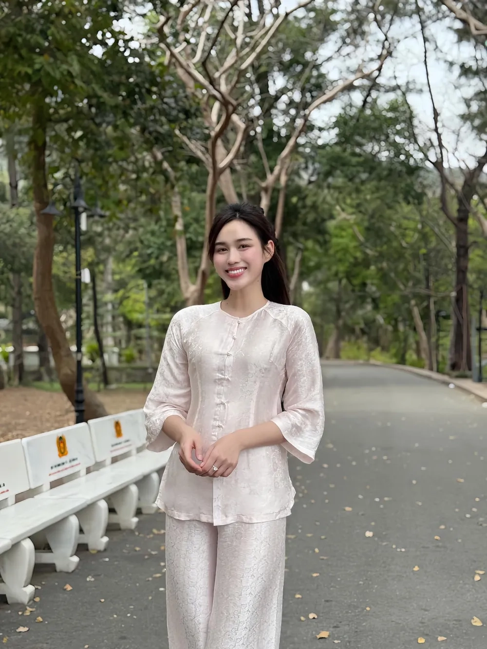 Ngắm nhìn thần thái hoa hậu Đỗ Thị Hà 2021 xuất sắc