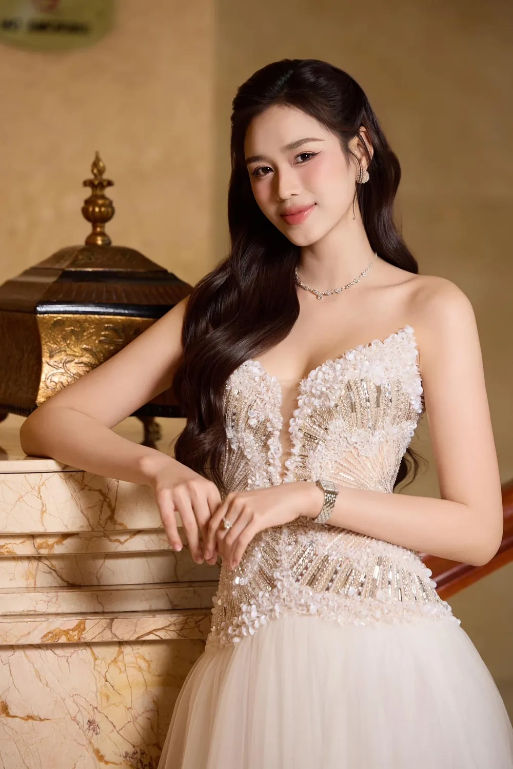 Cập nhật hình ảnh hoa hậu Đỗ Thị Hà hiện nay cực nổi bật