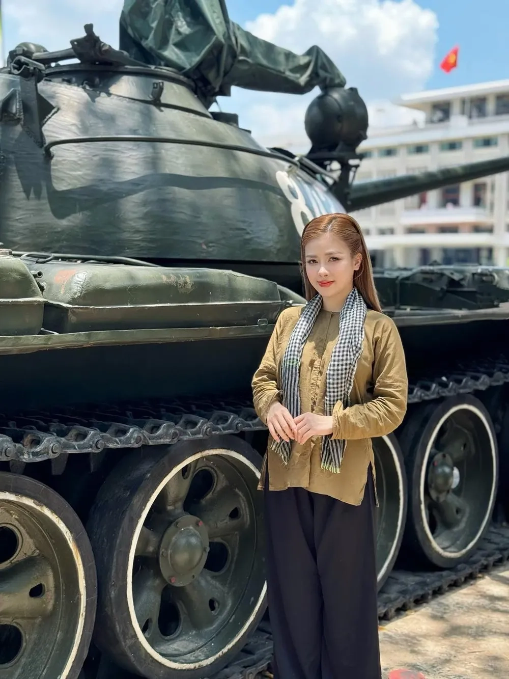 Chiều cao thật sự của Dương Hoàng Yến cao bao nhiêu