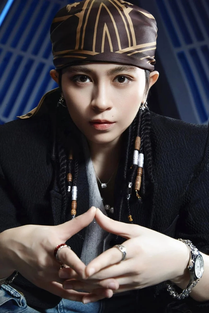 Ngỡ ngàng với Gil Lê cao mét bao nhiêu gây tranh cãi