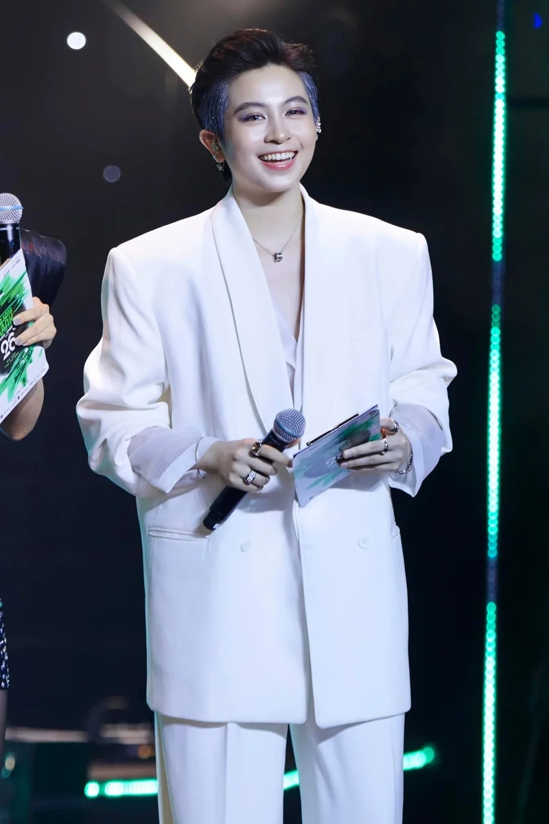 Tìm hiểu Gil Lê bao nhiêu tuổi mới nhất hôm nay