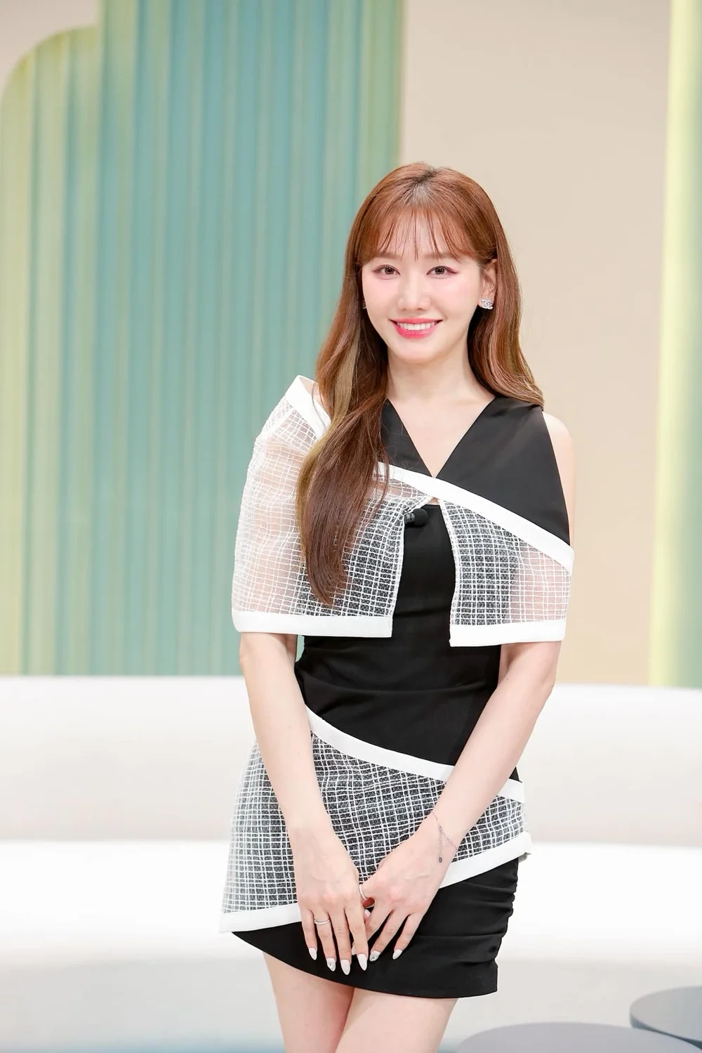 Bản hit vang danh khắp nơi Hari Won Anh Cứ Đi Đi