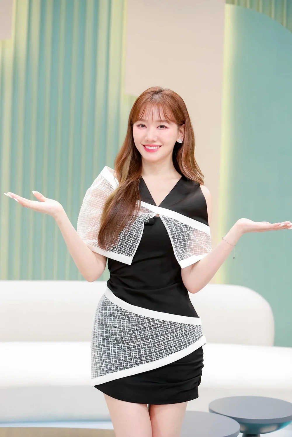 Giọng hát lạ và cuốn hút của Hari Won hát