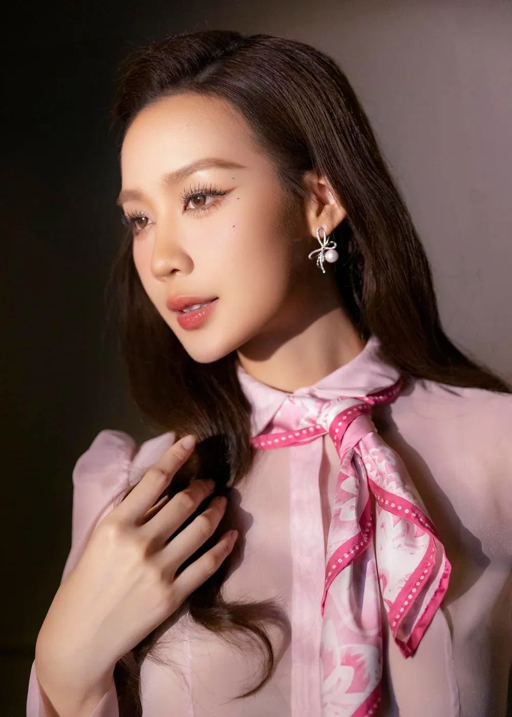 Bật mí Lê Nguyễn Bảo Ngọc cao nổi bật trên sân khấu