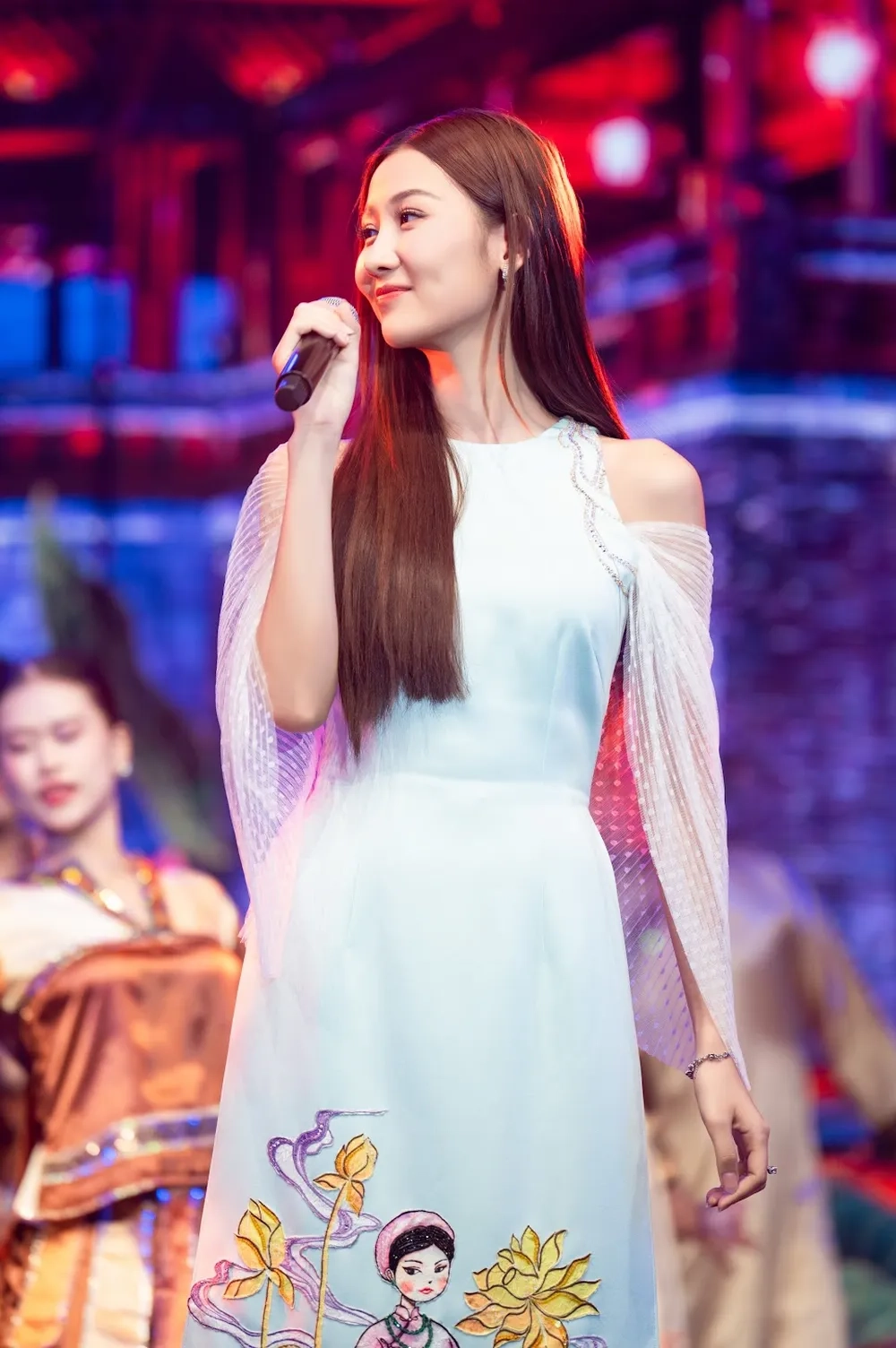 Khám phá lý lịch Võ Lê Quế Anh chính xác