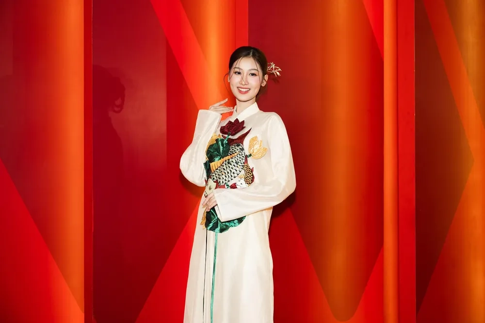 Tìm hiểu Võ Lê Quế Anh con ai khiến fan bất ngờ