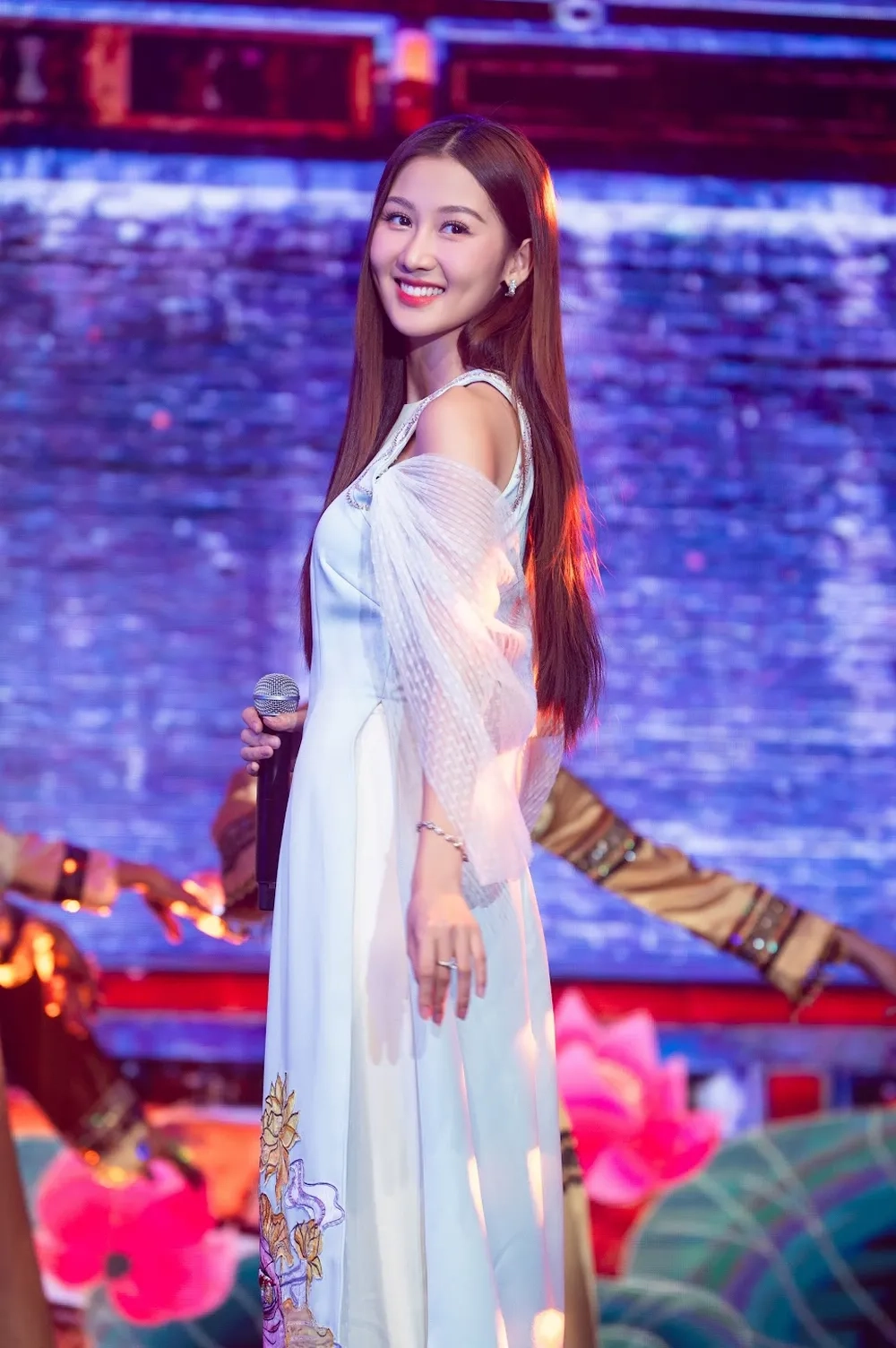 Bật mí Võ Lê Quế Anh học trường gì cực thú vị