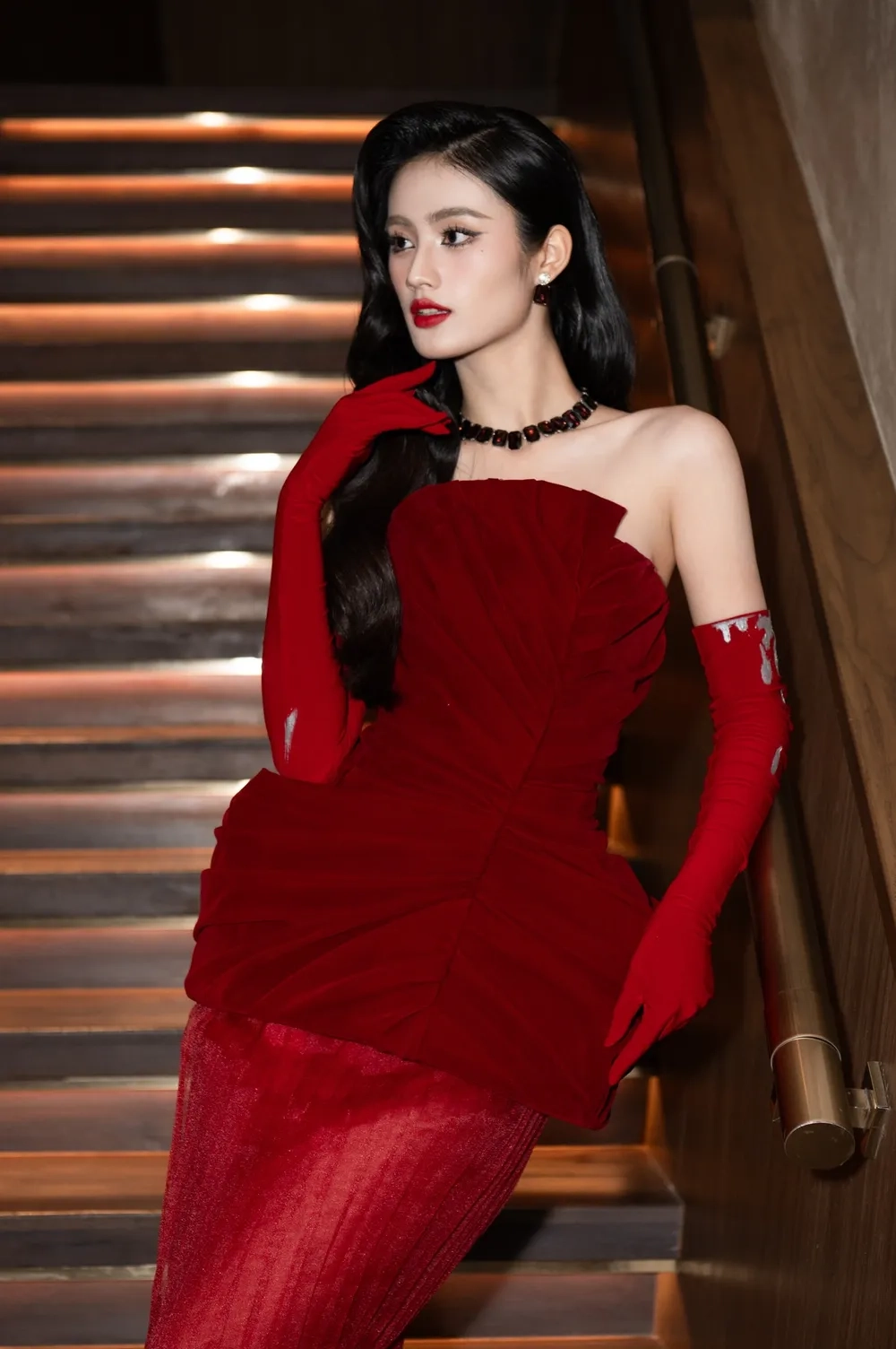 Bất ngờ với hoa hậu Ý Nhi phẫu thuật thẩm mỹ