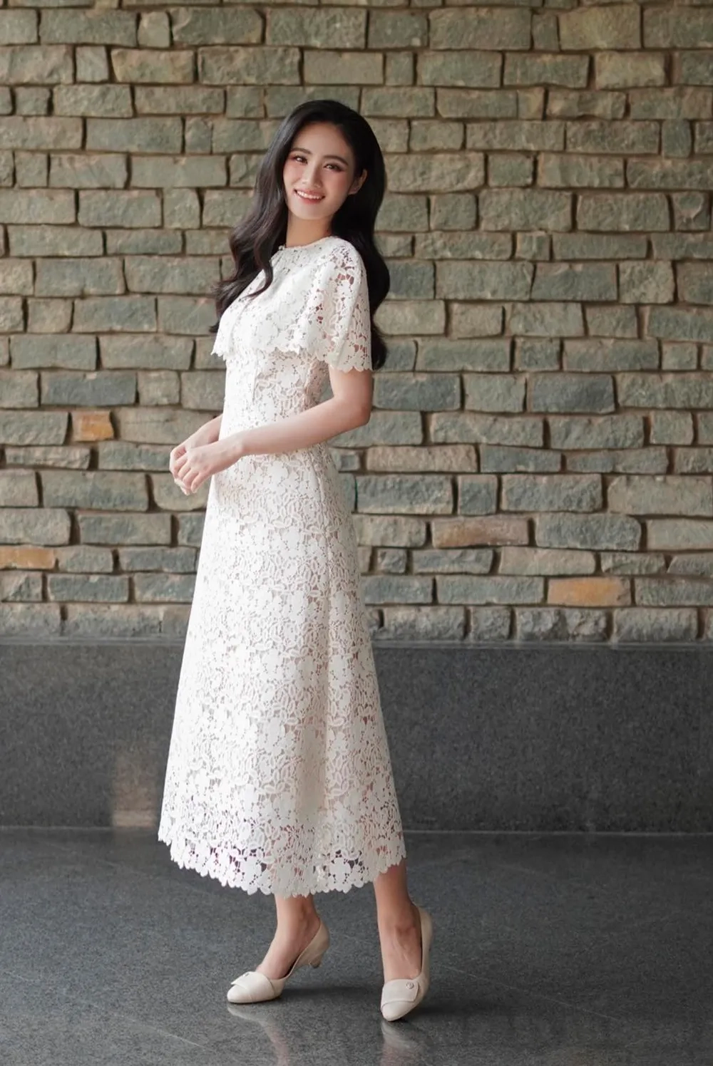 Tìm hiểu hoa hậu Ý Nhi bây giờ ra sao