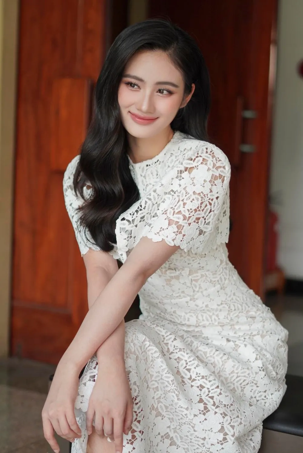 Khám phá hoa hậu Ý Nhi cương vị mới sau đăng quang