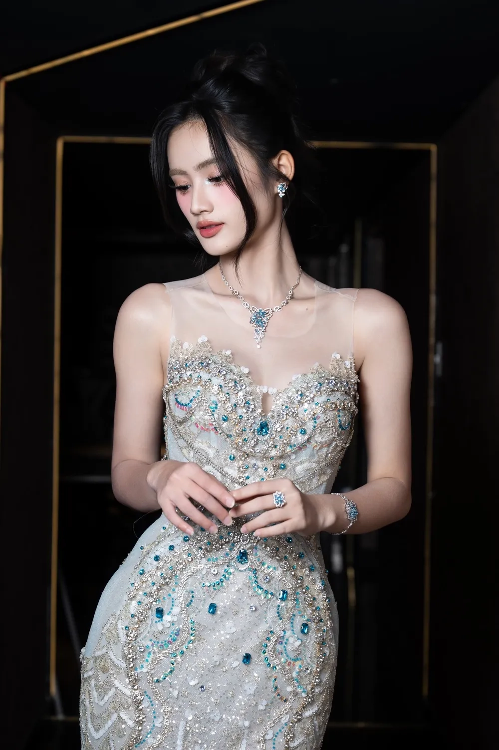 Bật mí hoa hậu Ý Nhi sinh năm bao nhiêu khiến fan tò mò