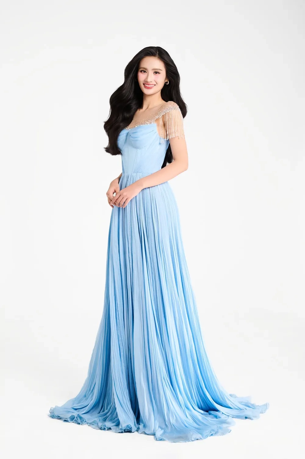 Bật mí hoa hậu Ý Nhi là ai được tìm kiếm nhiều nhất