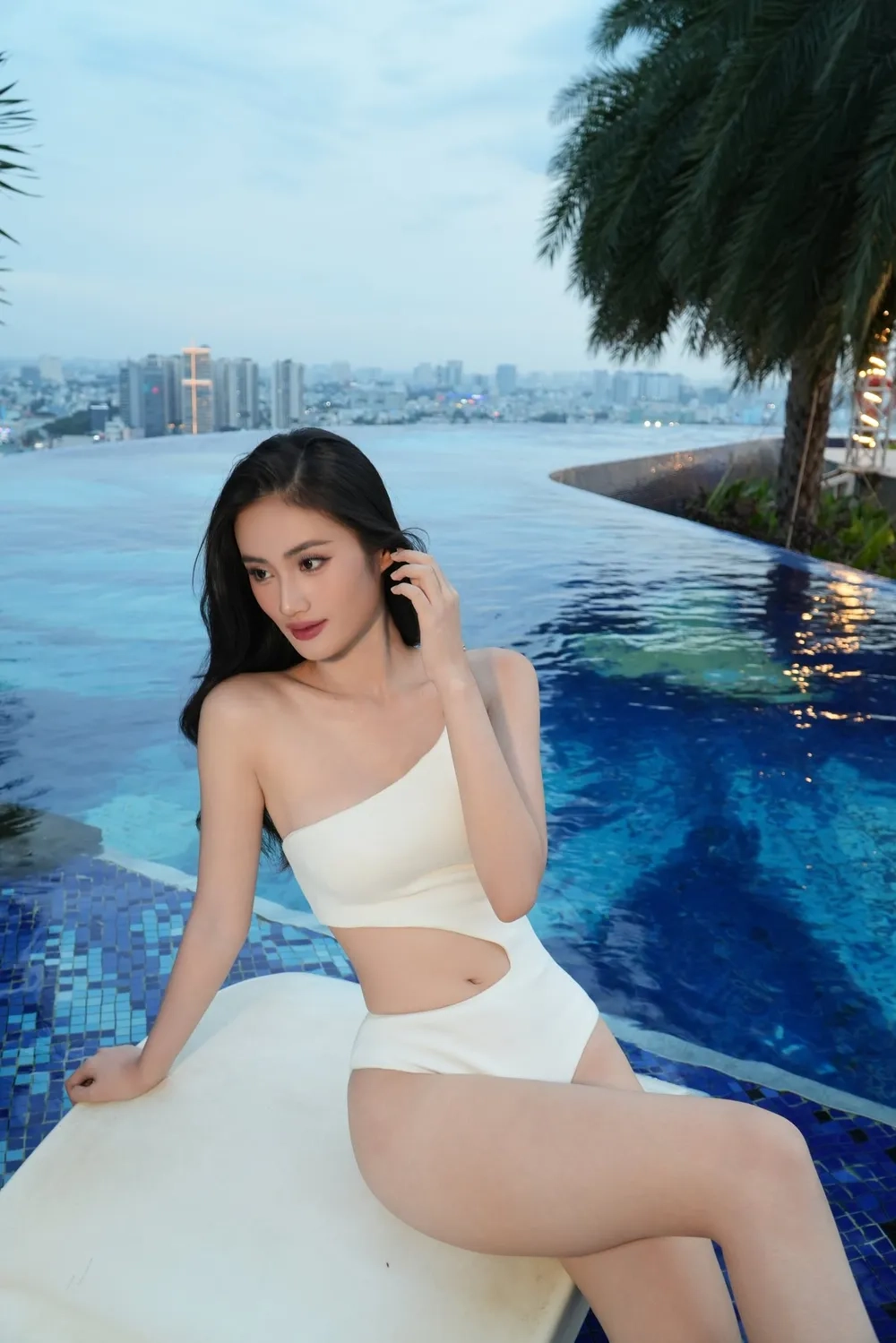 Cập nhật hoa hậu Ý Nhi du học Úc cực hot