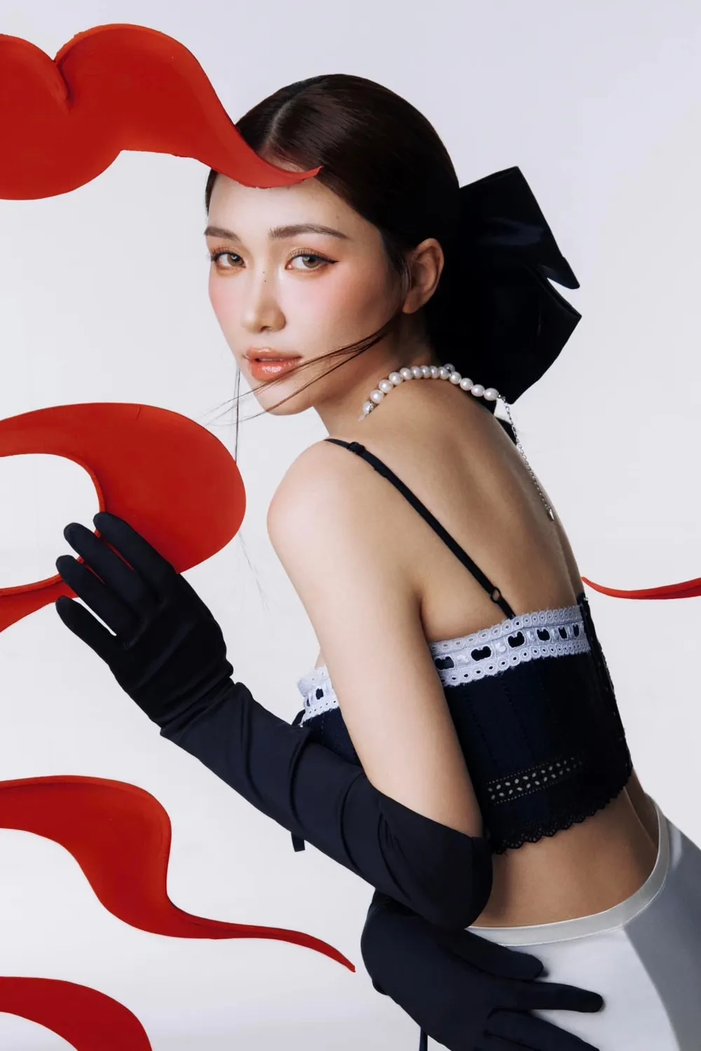 Khám phá ngay Hòa Minzy cao bao nhiêu khiến fan bất ngờ