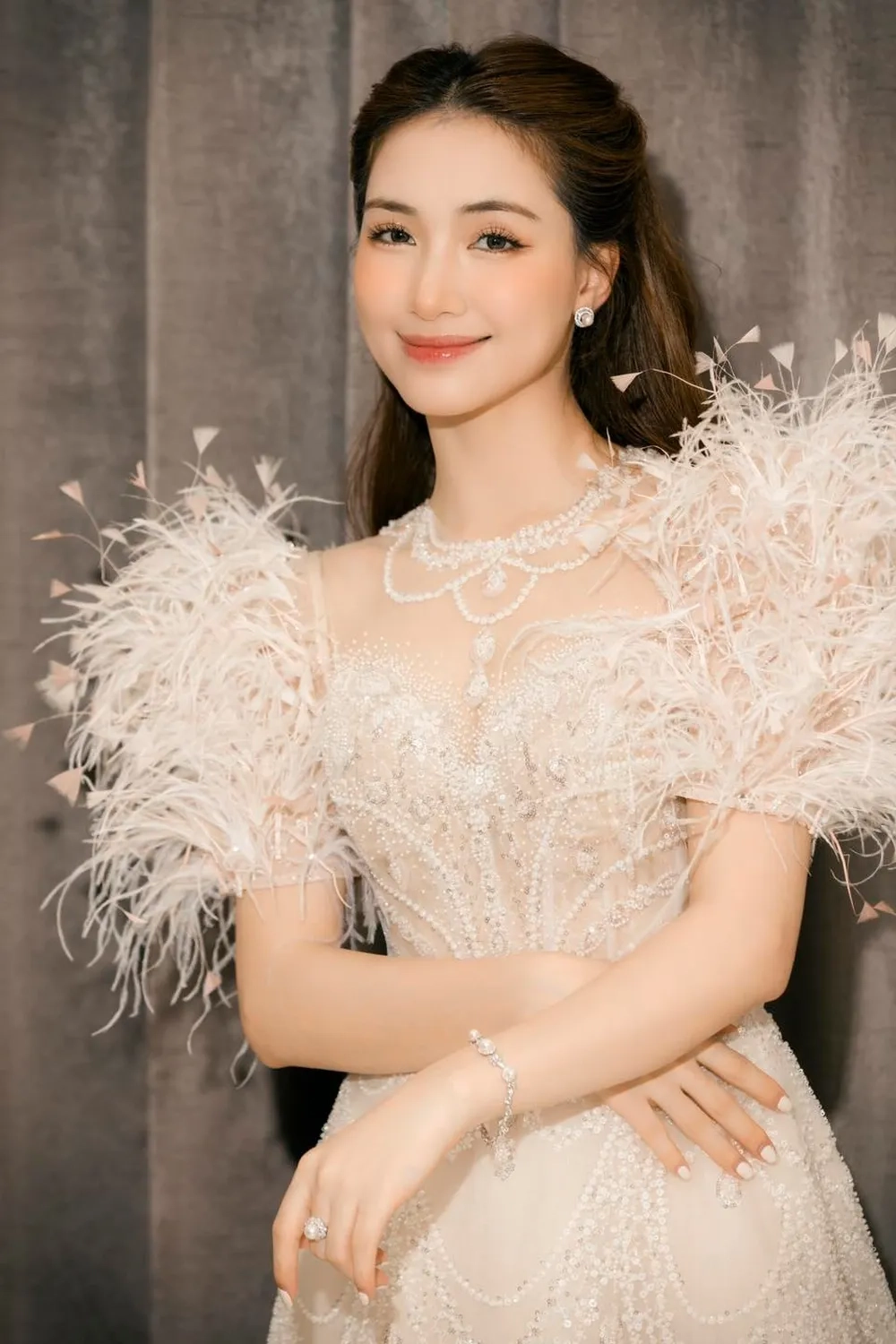 Tìm hiểu Hòa Minzy quê gốc ở đâu khiến dân mạng xôn xao