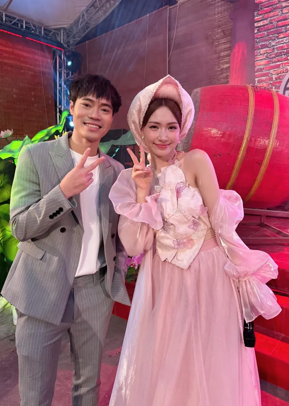 Cập nhật tin tức Văn Toàn và Hòa Minzy gây bão