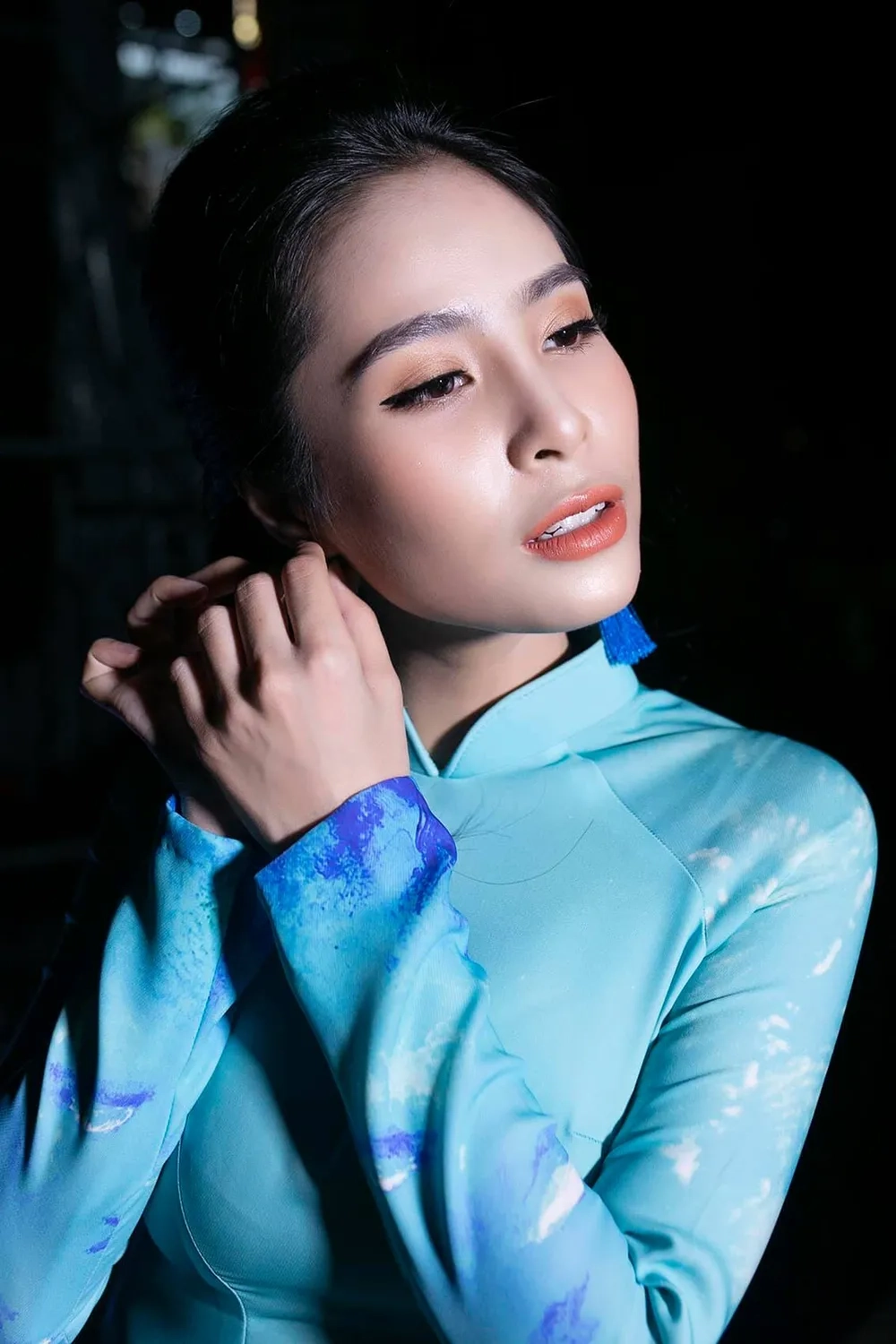 Thưởng thức Kiều Anh cô đôi thượng ngàn cực cuốn hút