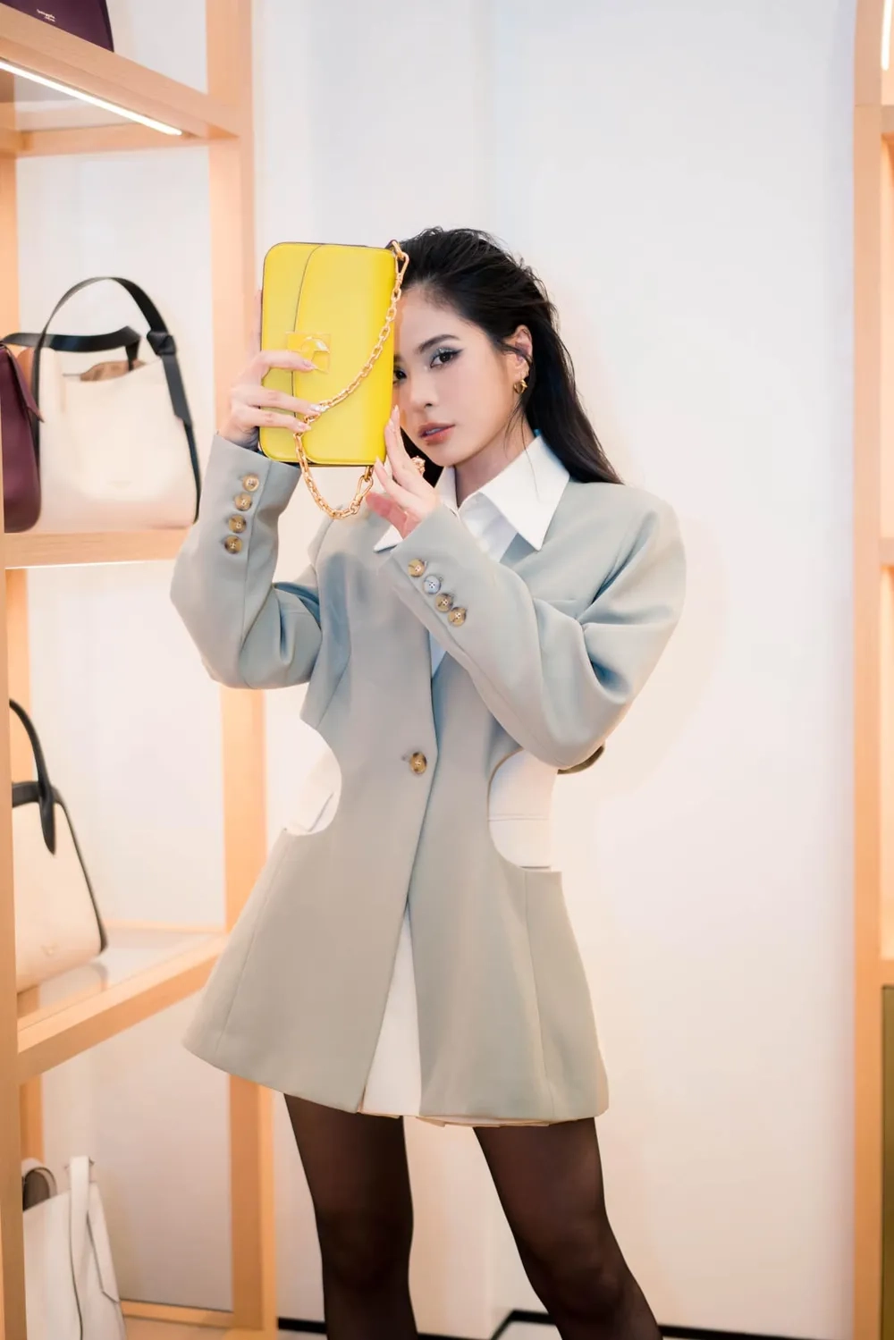 Dậy sóng mạng với ca nương Kiều Anh phốt gây tranh cãi