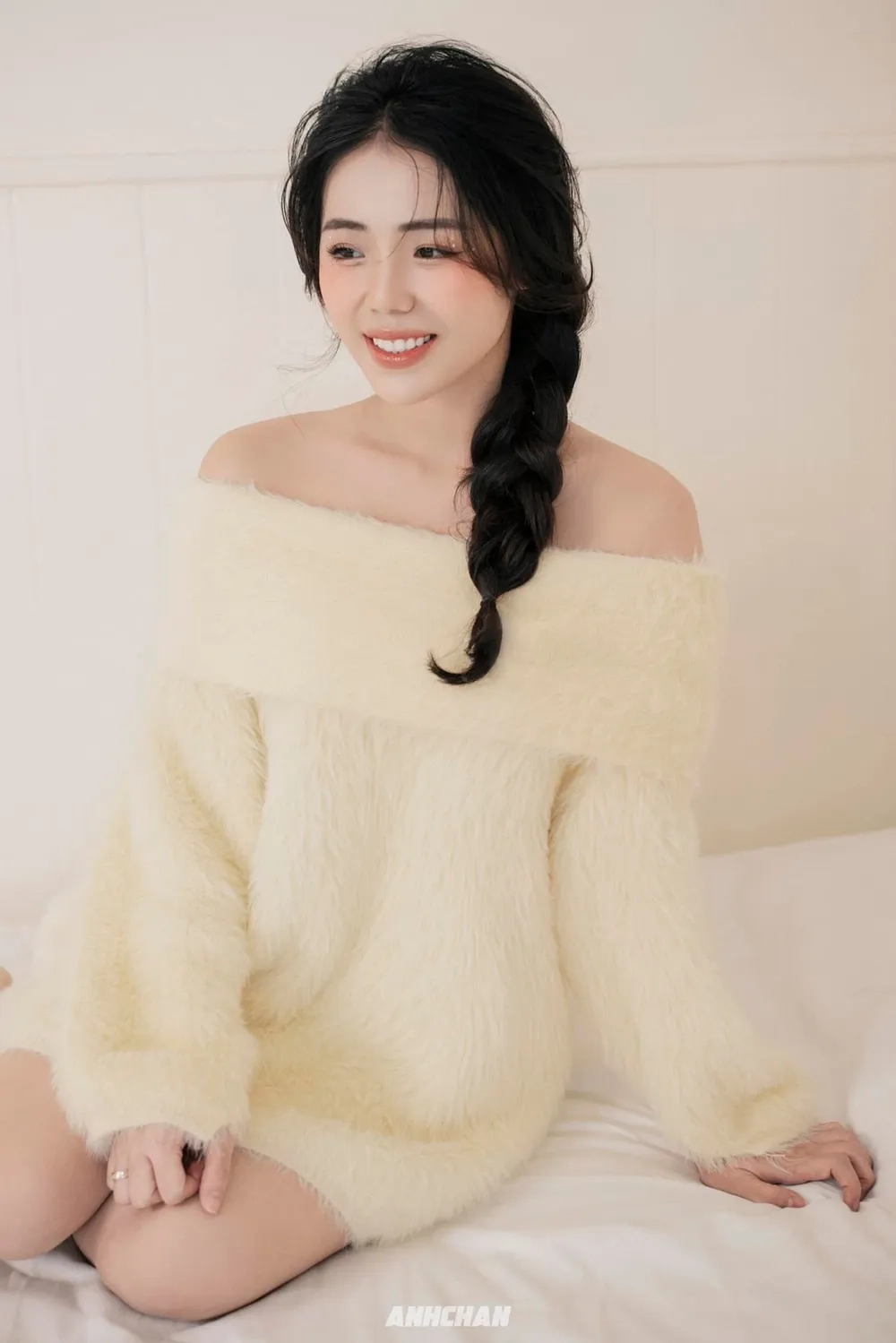 Tìm hiểu sâu hơn về Nguyễn Hương Ly profile