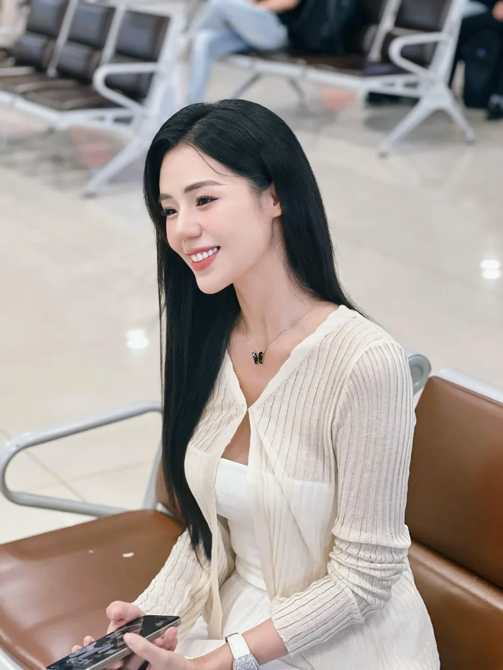 Nhiều người tò mò Nguyễn Hương Ly là ai