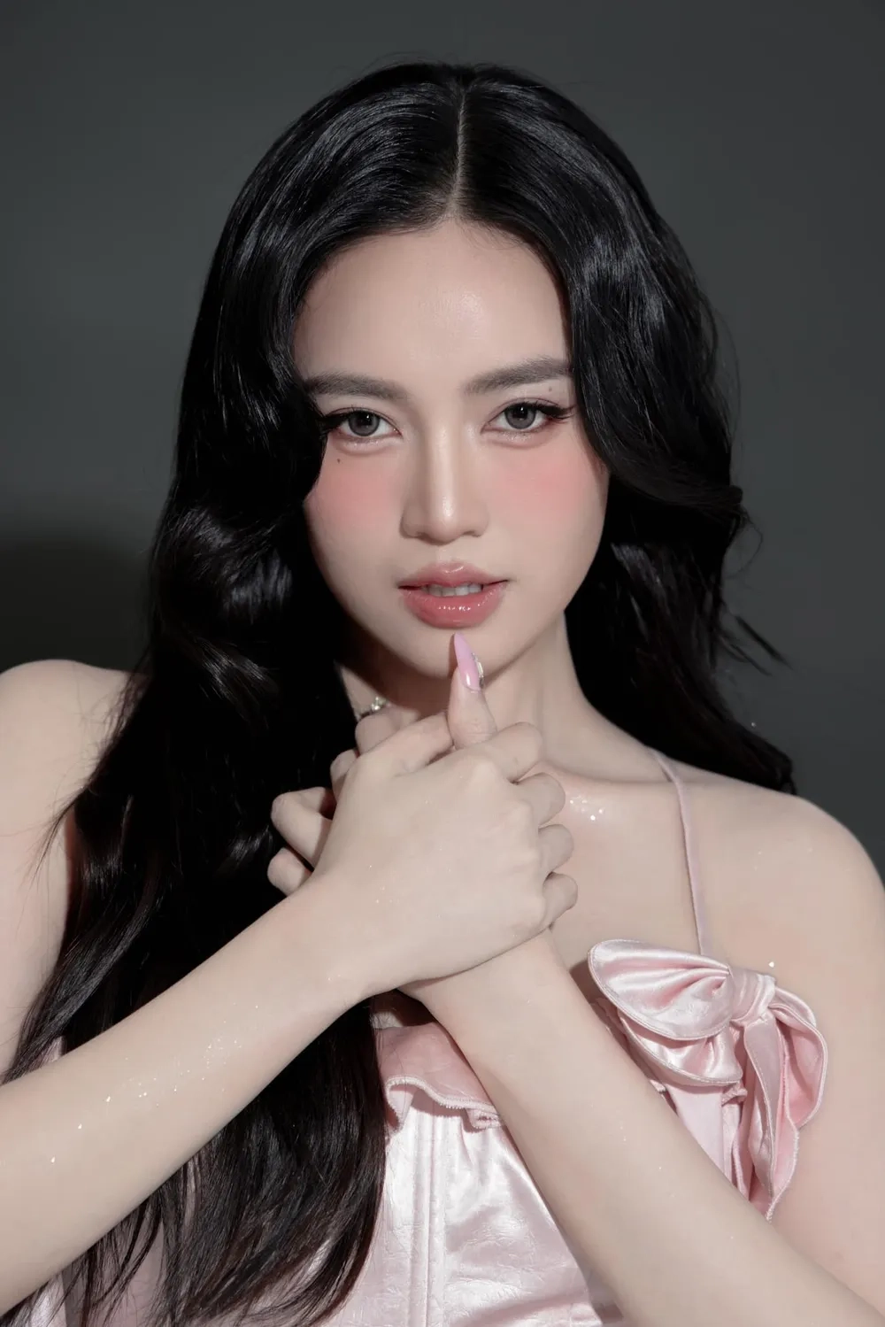 Xem ngay Ninh Dương Lan Ngọc hát cực dễ thương