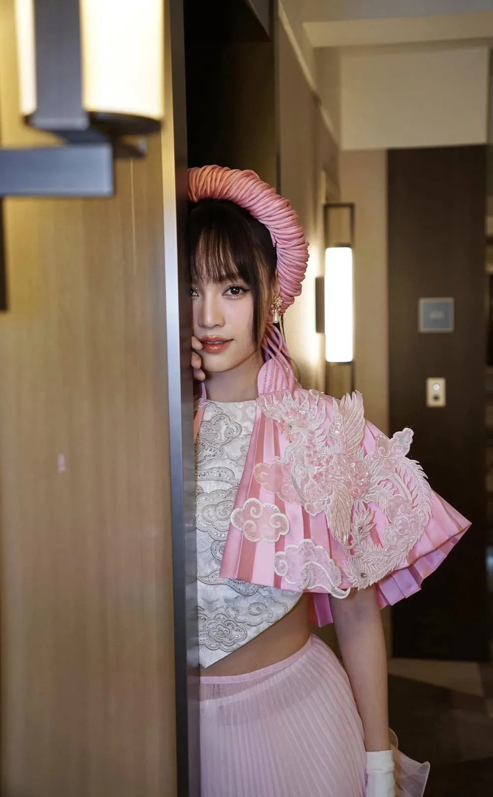 Theo dõi facebook Ninh Dương Lan Ngọc để cập nhật tin hot