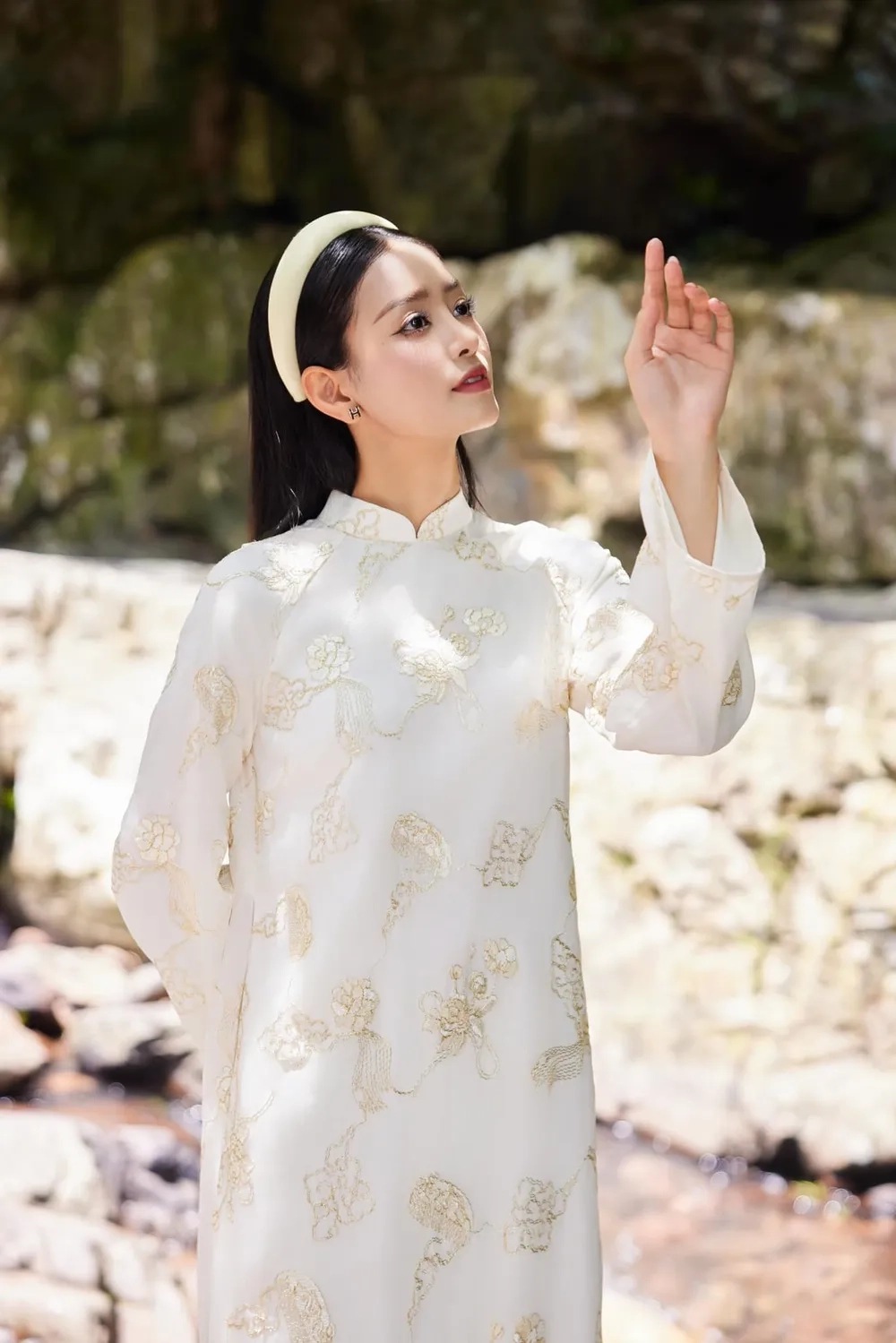 Tổng hợp thông tin về Bùi Khánh Linh tiểu sử