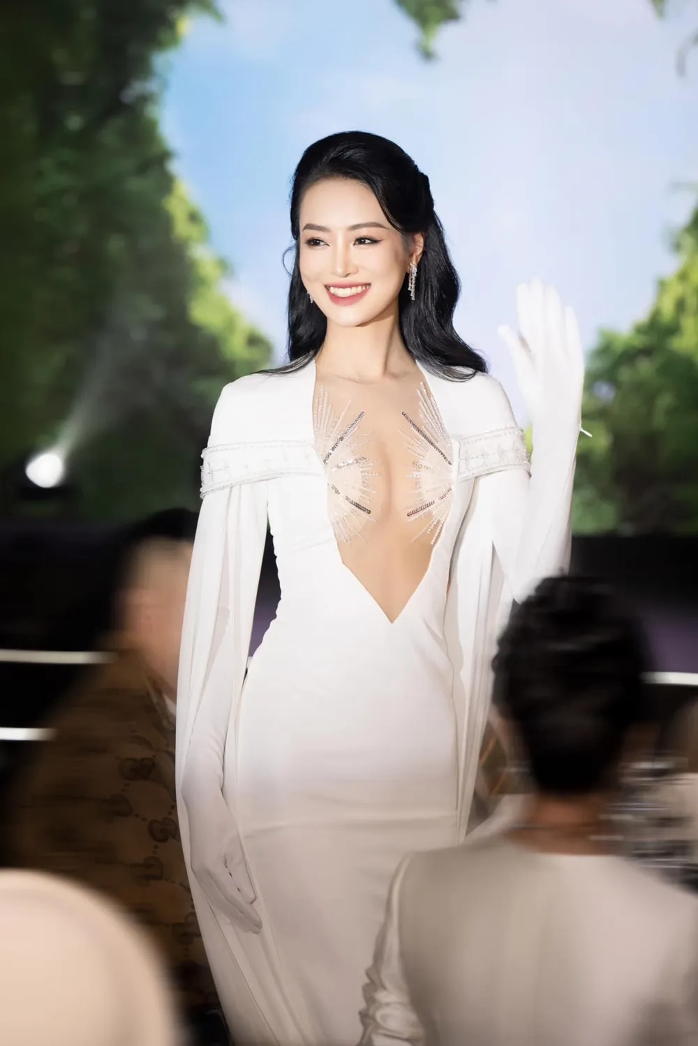 Sự nghiệp đáng nể của Bùi Khánh Linh tuổi trẻ tài cao