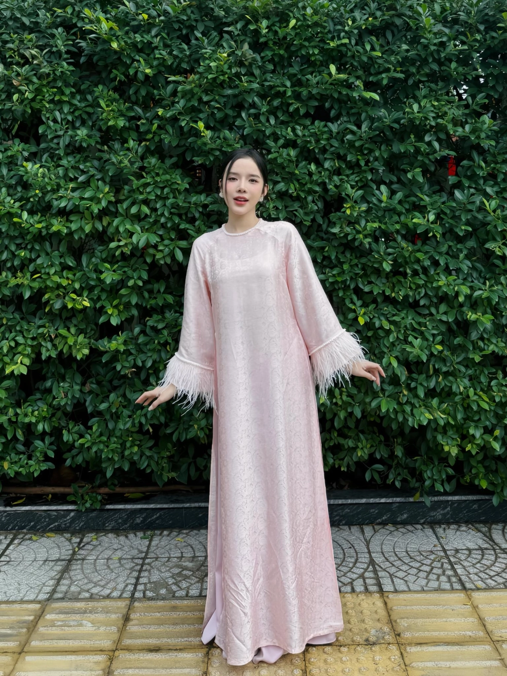 Những video nổi bật trên ca sĩ LyLy Channel