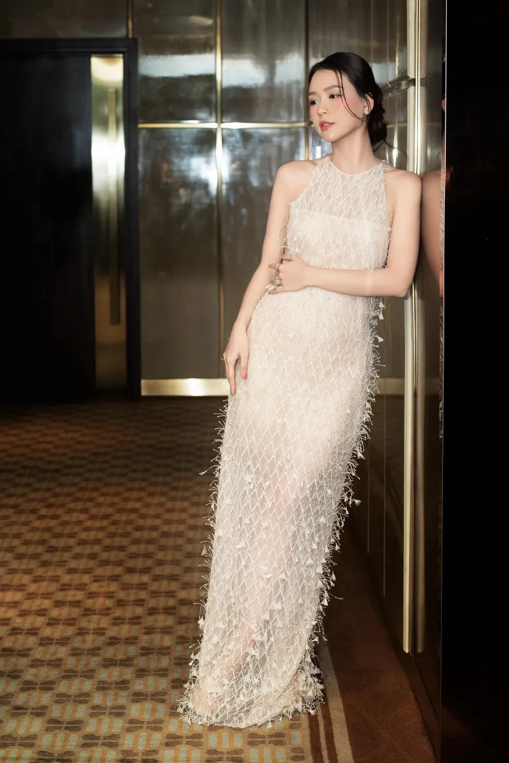 Nhiều người thắc mắc chồng diễn viên Sam là ai