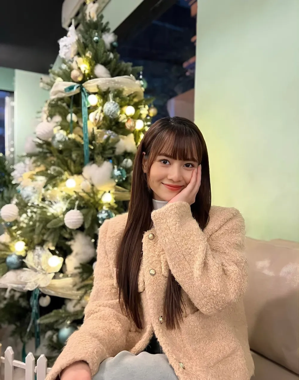 Tìm Instagram chính chủ diễn viên Việt Hoa Instagram