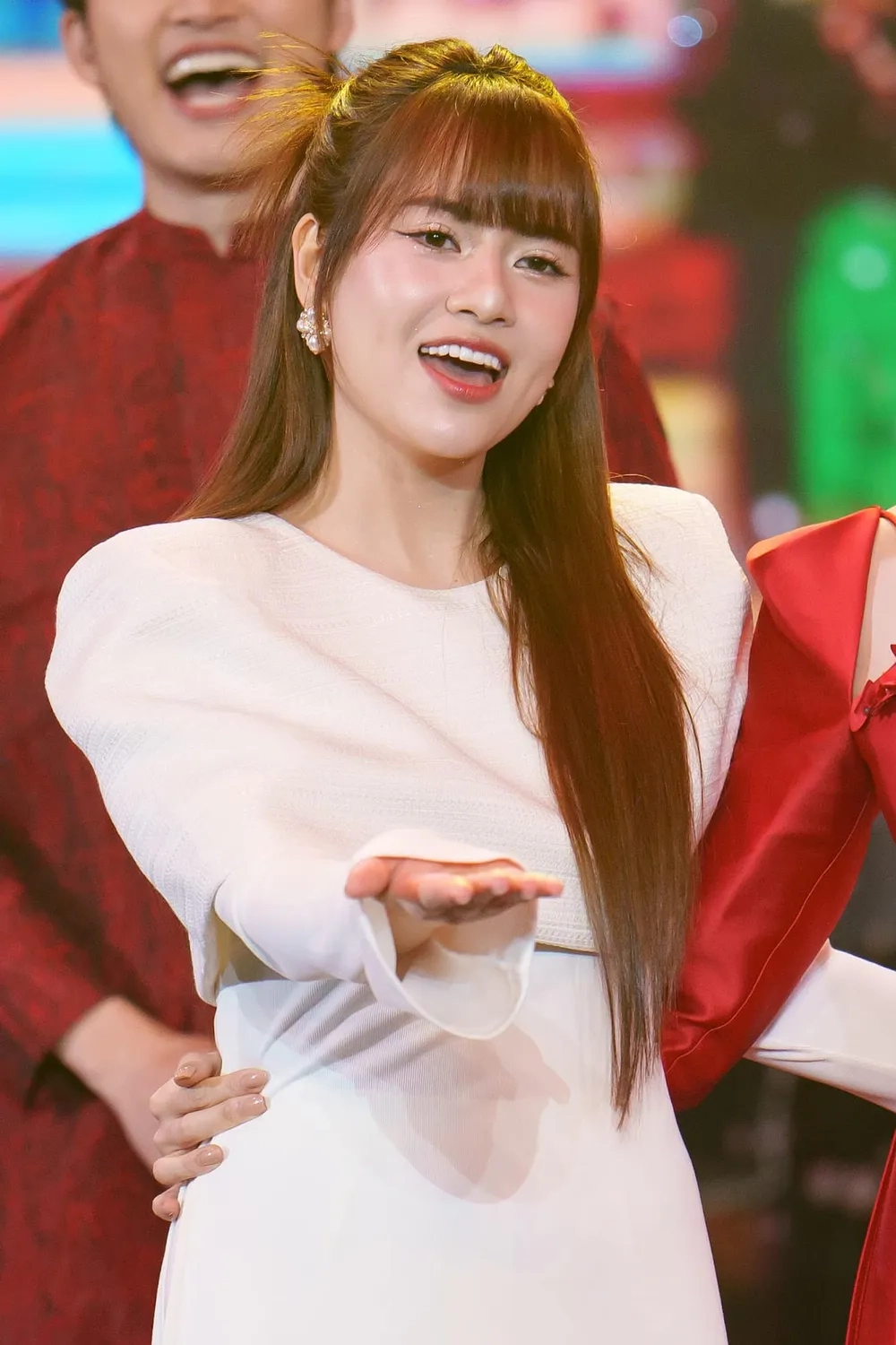 Đa tài và xinh đẹp diễn viên Việt Hoa phim